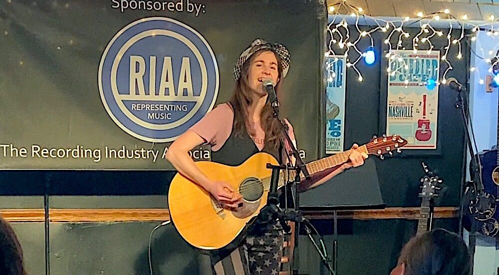 Cassia Dawn, singer-songwriter, nashville, new single, Kick Off Your Shoes, original music, original song, acoustic, acoustic sessions, acoustic release, new release, new video, new acoustic song, acoustic musicians, cassia dawn, Bluebird Cafe, music, musician, artist, singer, songwriter, vocalist